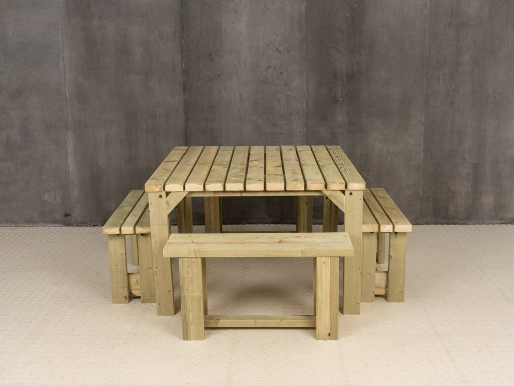 QUADRUM Picnic Table with 4 Benches
