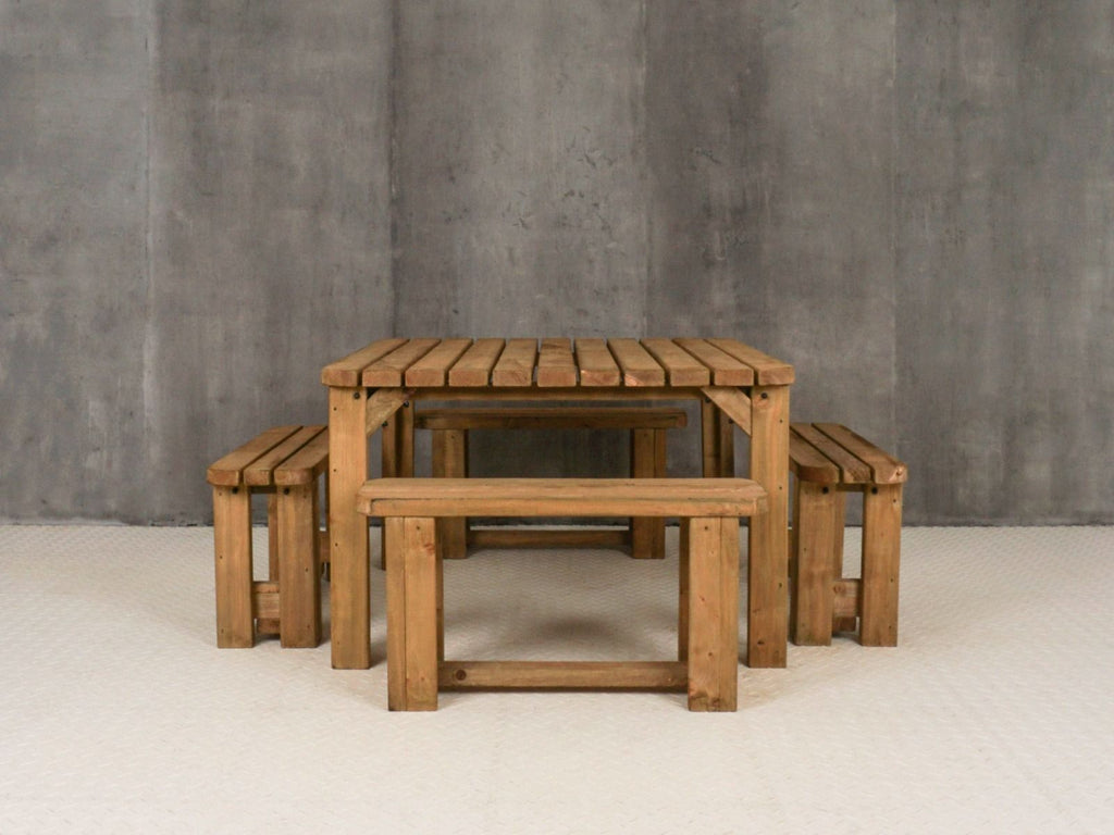 QUADRUM Rounded Picnic Table with 4 Benches — Rustic Finish