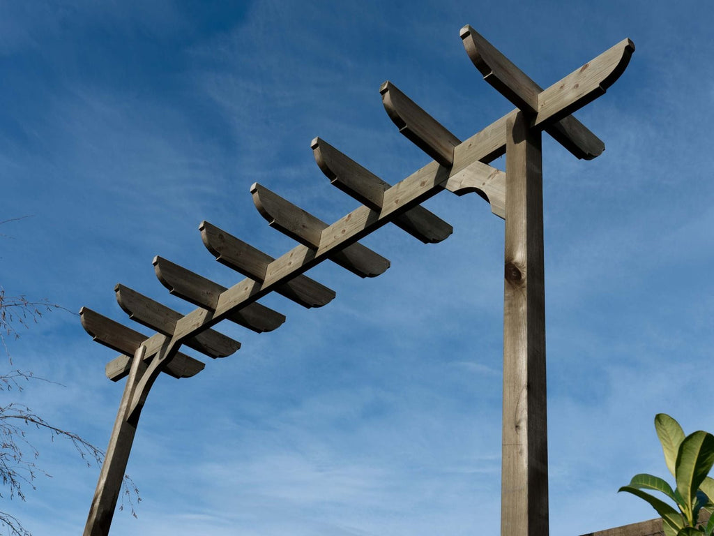 Corbel Single Beam Pergola, Plant Climbing Arbour - Sculpted brace