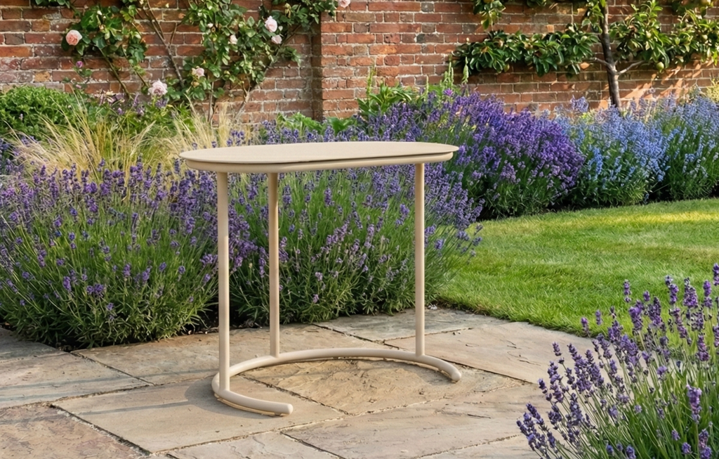 Kiki C-Shaped Powder-Coated Aluminium Garden Side Table